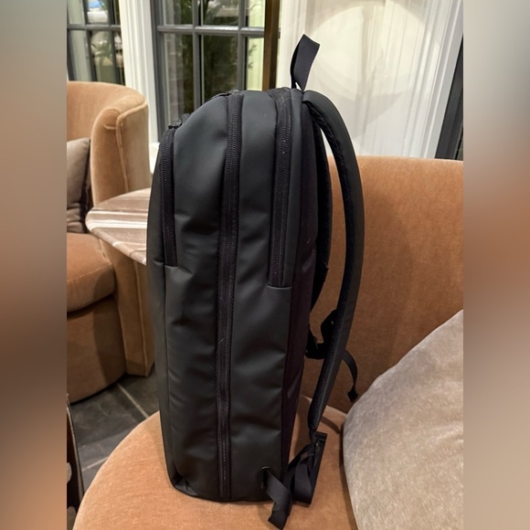 Rapha Regular Size Black Bikers Travel Reflective Backpack - Picture 4 of 13